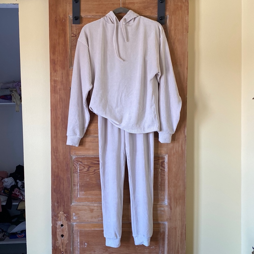 Cream colored sweatsuit